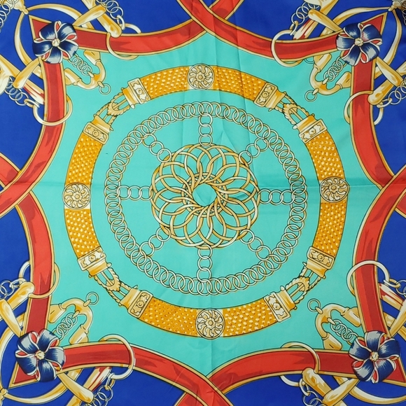 NWT sophisticated silky scarf - Picture 3 of 6